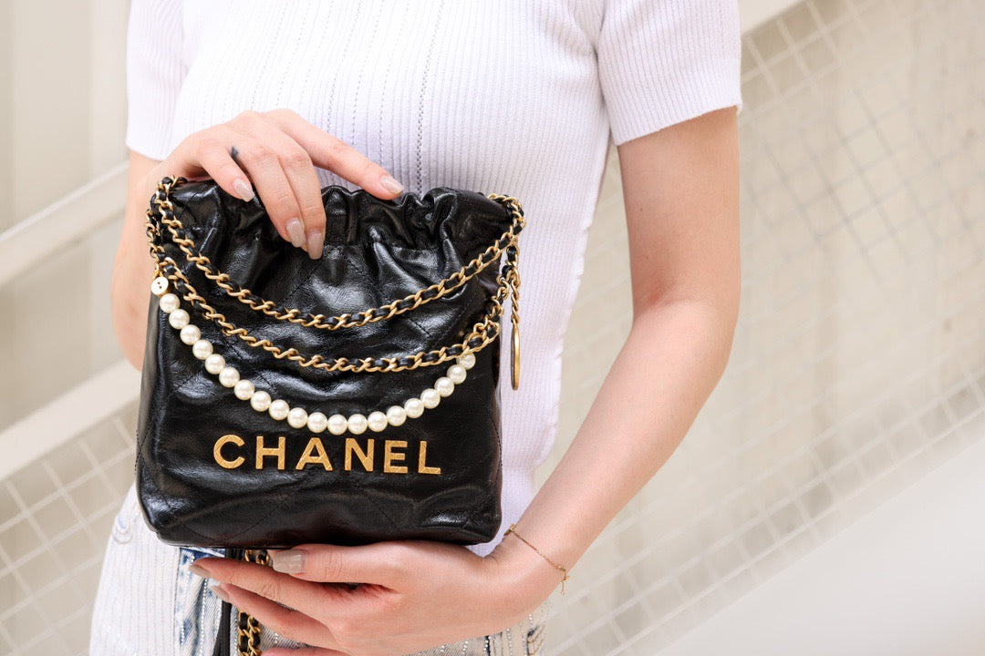 Chanel Wallets? Chanel 22 Bag Compact Luxury Card Wallet