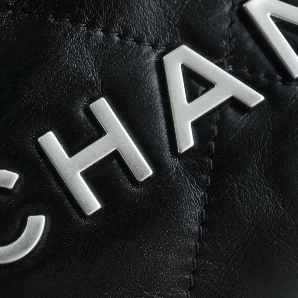 Chanel Wallets? Chanel 22 Bag Elegant Everyday Leather Wallet