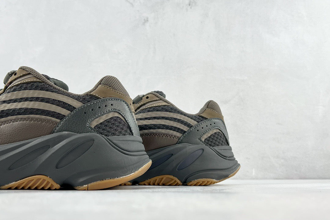 YEEZY Shoes? Yeezy Boost 700 V2 Premium Designer Casual Shoes