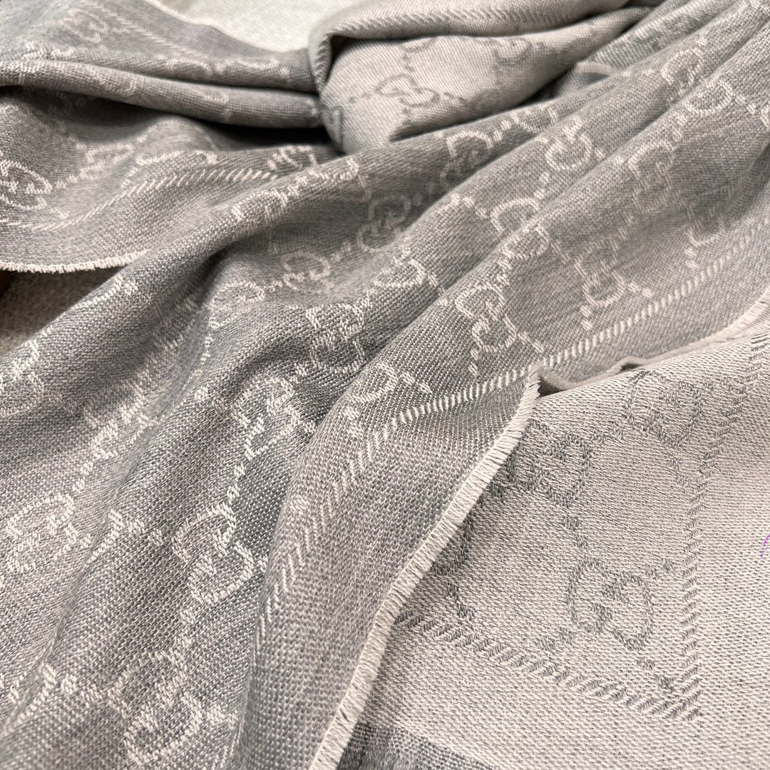 Gucci Accessories? Gucci Scarve Luxury Designer Fashion Accessory