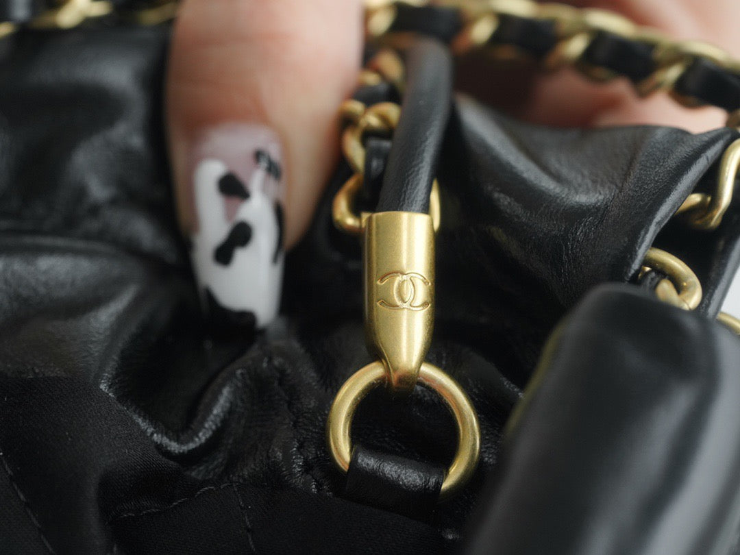 Chanel Wallets? Chanel 22 Bag Elegant Everyday Leather Wallet