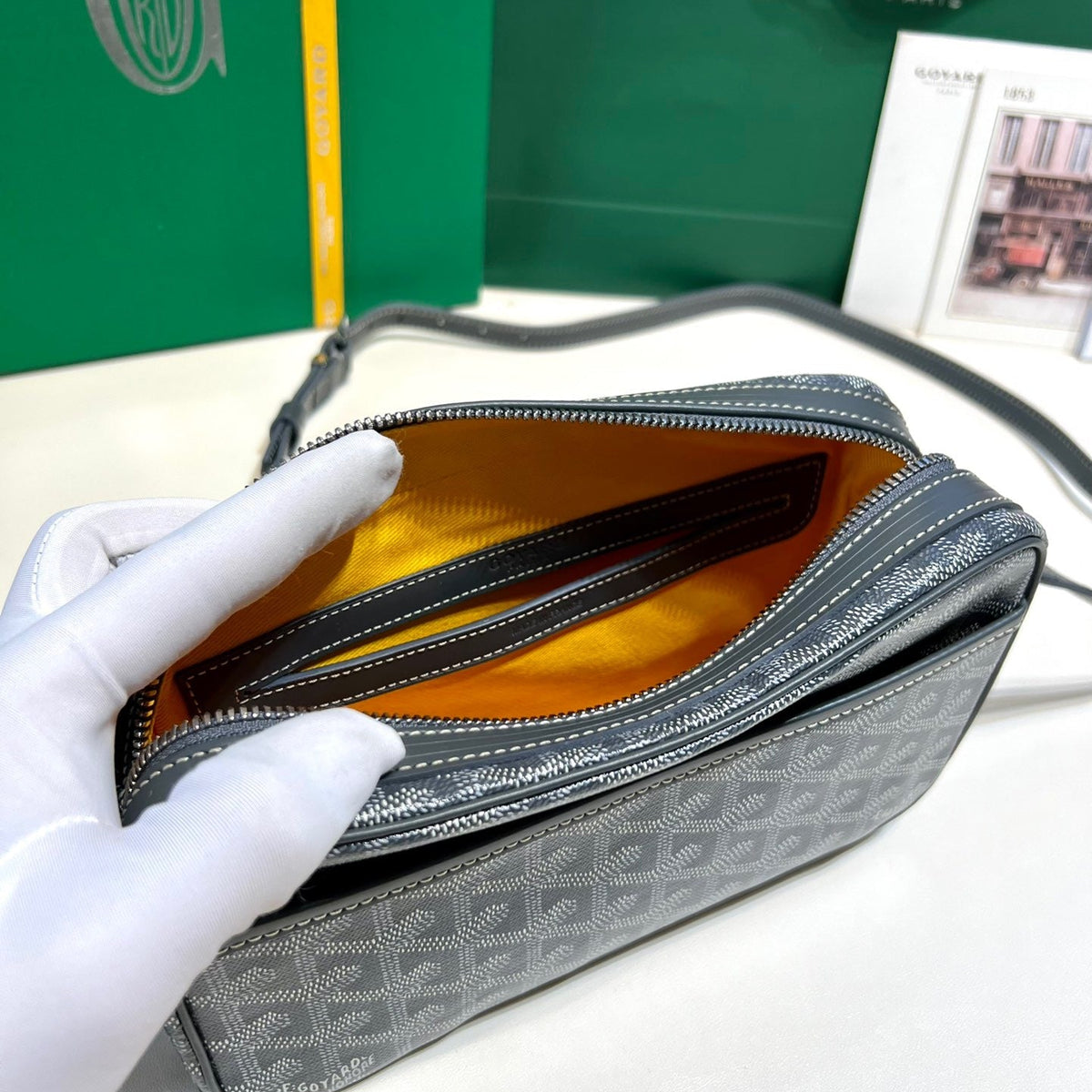 Wallets? Goya Cap Vert Bag Compact Luxury Card Wallet
