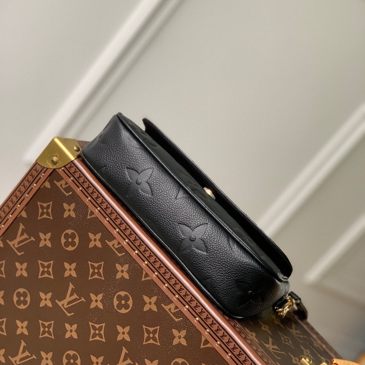 Louis Vuitton Wallets? Louis Vuitton Lou Ivy Wallet On Chain Bag Premium Leather Designer Wallet