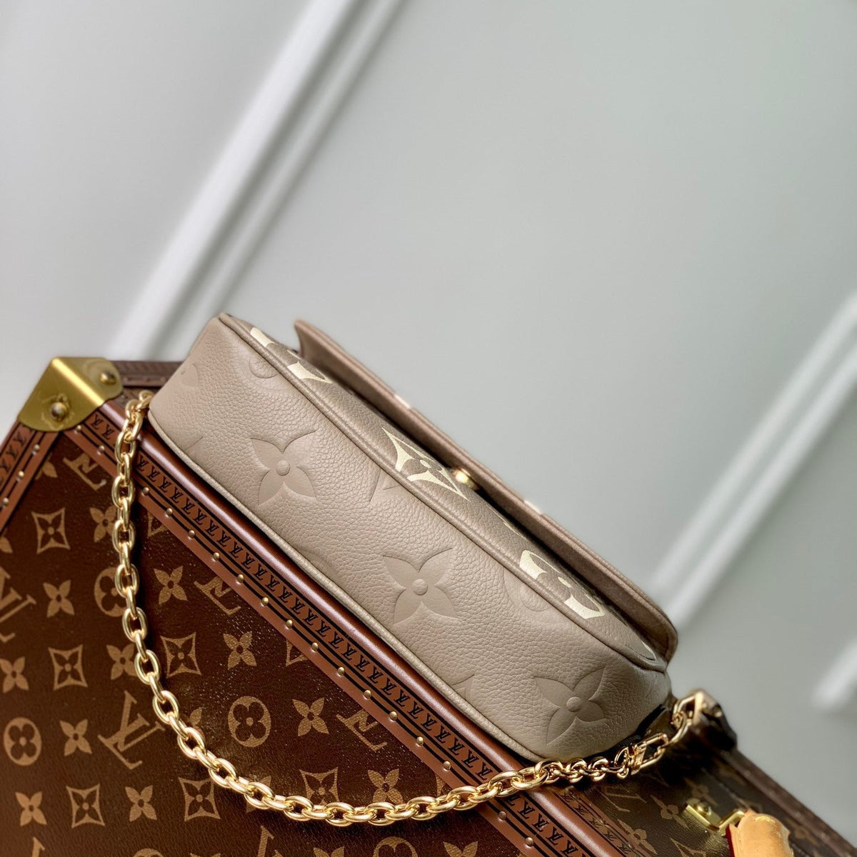 Louis Vuitton Wallets? Louis Vuitton Lou Ivy Wallet On Chain Bag Elegant Everyday Leather Wallet