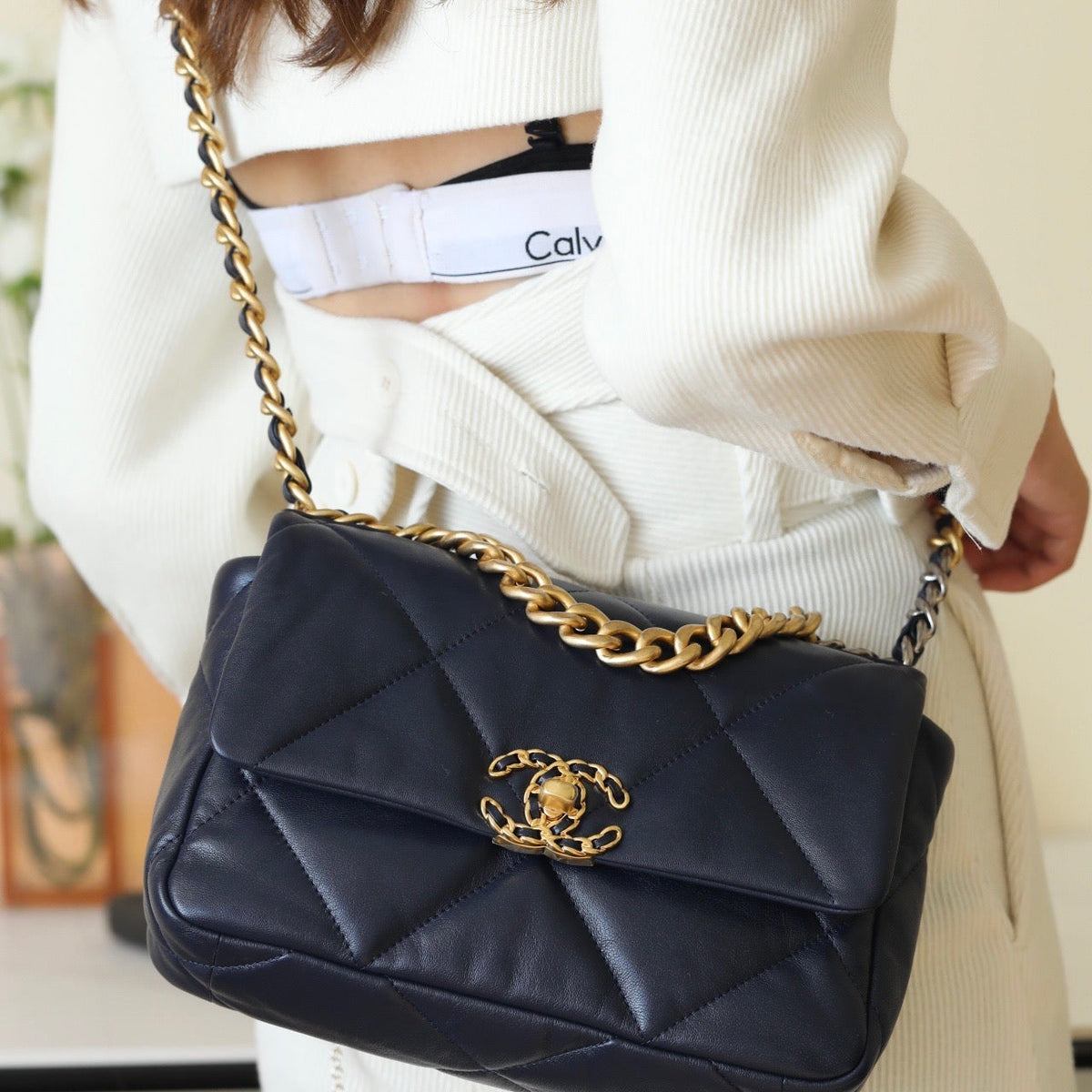 Chanel Wallets? Chanel 19 Bag Elegant Everyday Leather Wallet