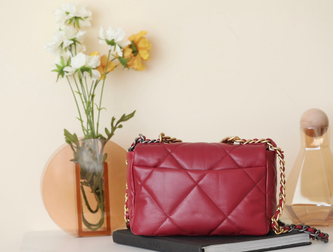 Chanel Wallets? Chanel 19 Bag Compact Luxury Card Wallet