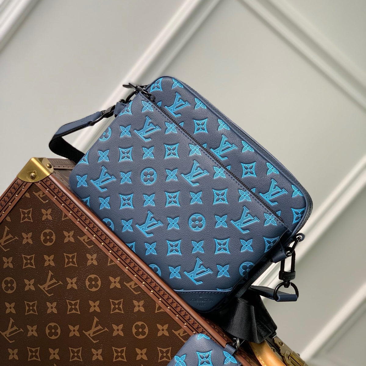Louis Vuitton Wallets? Louis Vuitton Lou Trio Messenger Bag Premium Leather Designer Wallet
