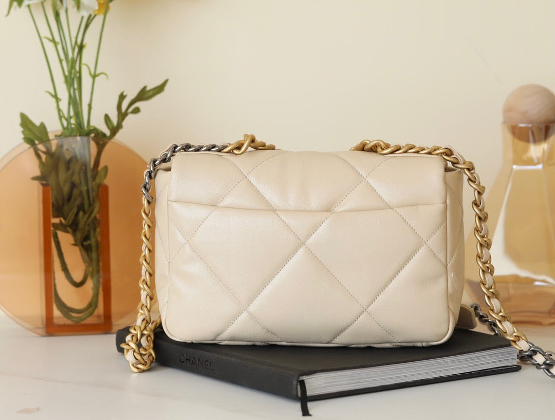 Chanel Wallets? Chanel 19 Bag Compact Luxury Card Wallet
