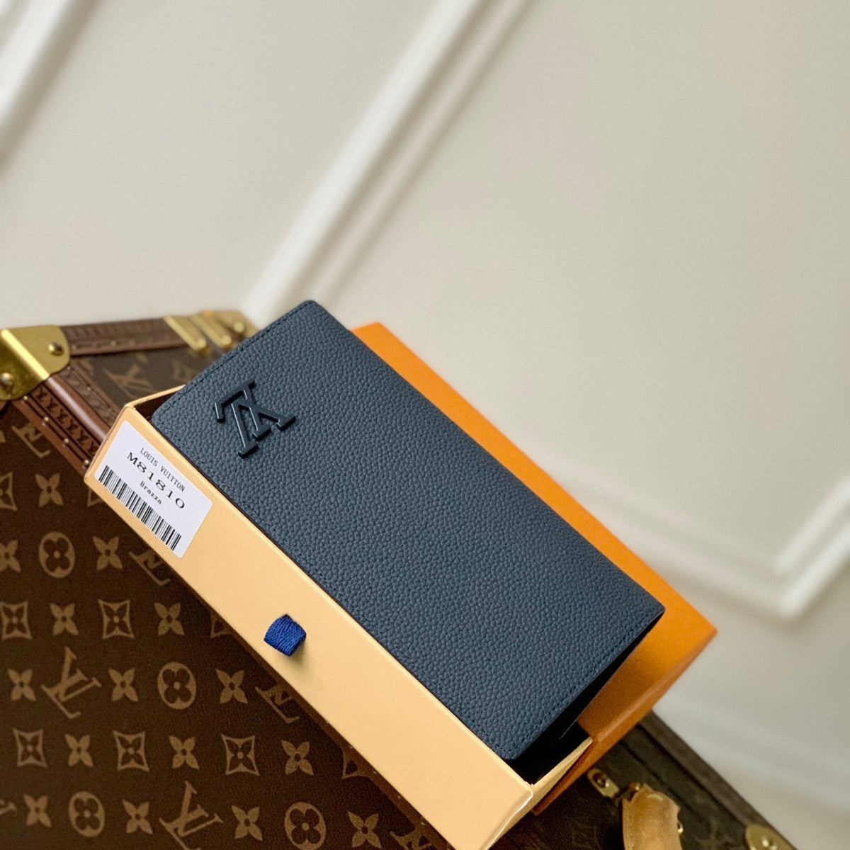 Louis Vuitton Wallets? Louis Vuitton Lou Aerogram Brazza Wallet Compact Luxury Card Wallet