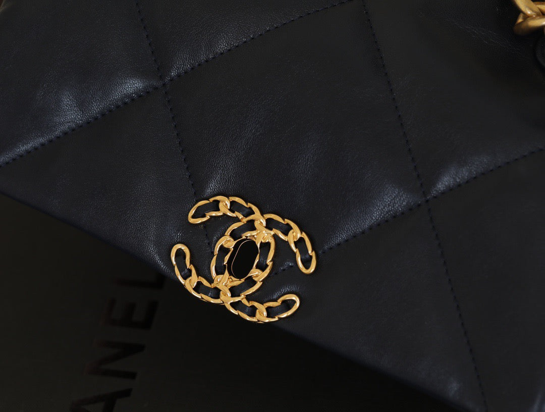 Chanel Wallets? Chanel 19 Bag Elegant Everyday Leather Wallet