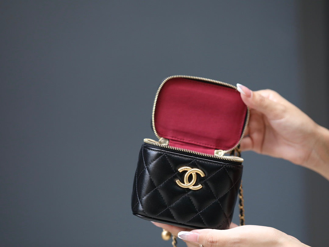 Chanel Wallets? Chanel 23P Bag Elegant Everyday Leather Wallet