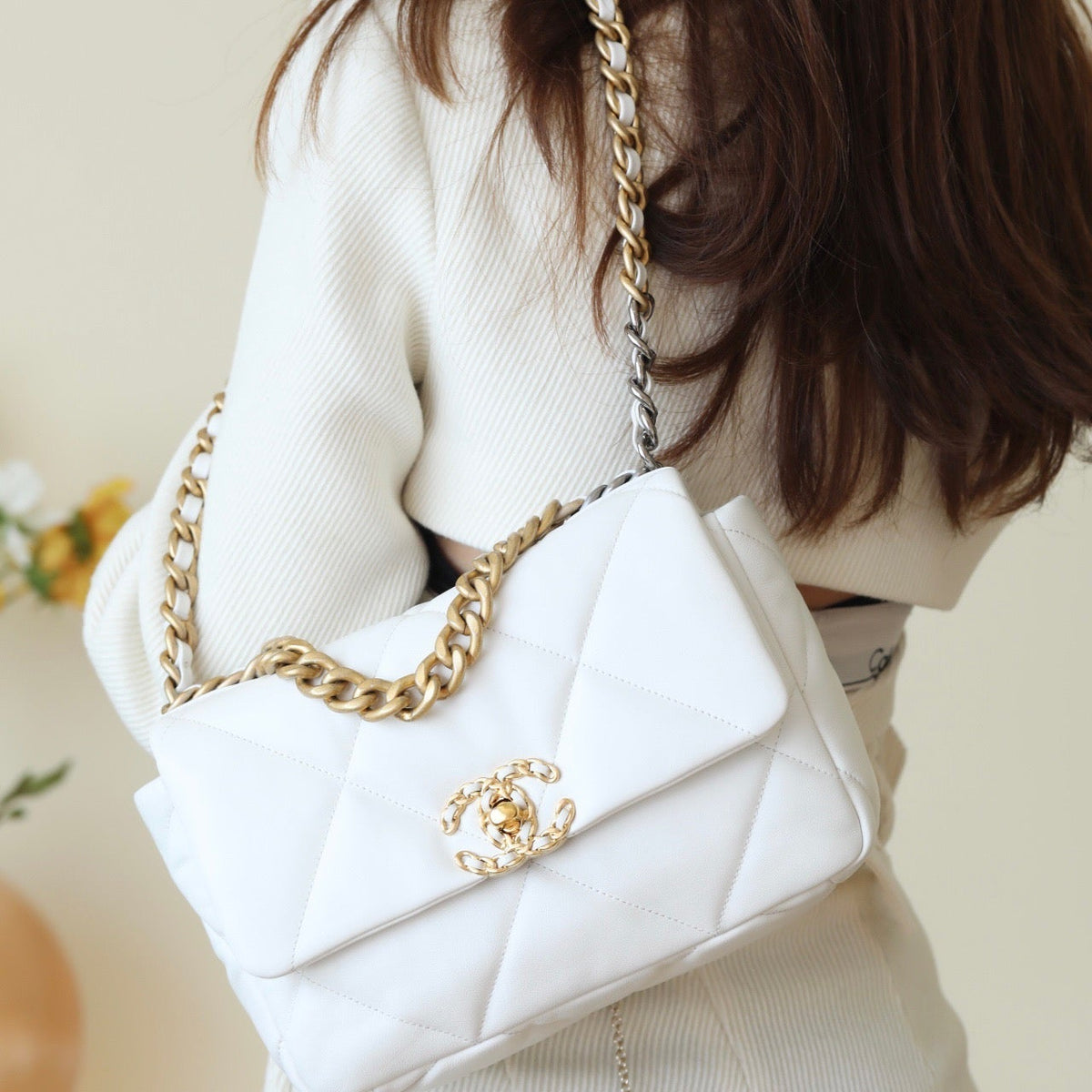 Chanel Wallets? Chanel 19 Bag Elegant Everyday Leather Wallet