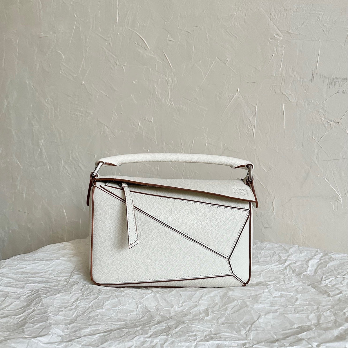 Wallets? Loew Small Puzzle Edge Bag Elegant Everyday Leather Wallet