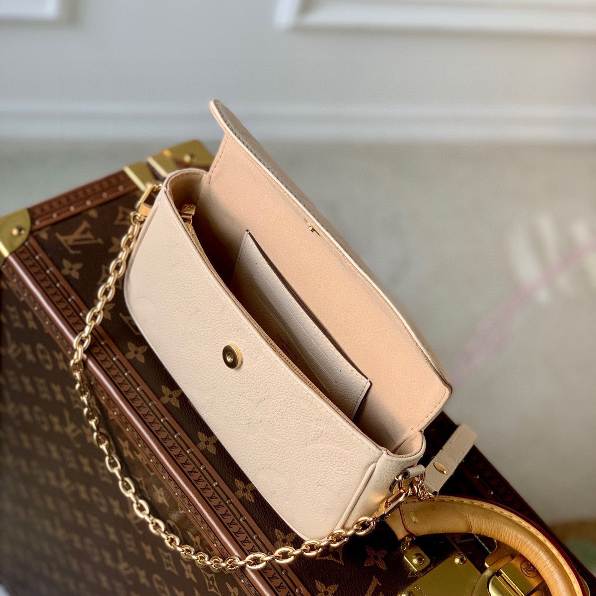 Louis Vuitton Wallets? Louis Vuitton Lou Ivy Wallet On Chain Bag Compact Luxury Card Wallet