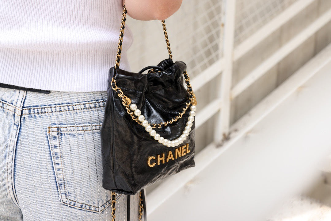 Chanel Wallets? Chanel 22 Bag Compact Luxury Card Wallet