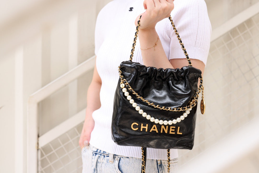 Chanel Wallets? Chanel 22 Bag Compact Luxury Card Wallet