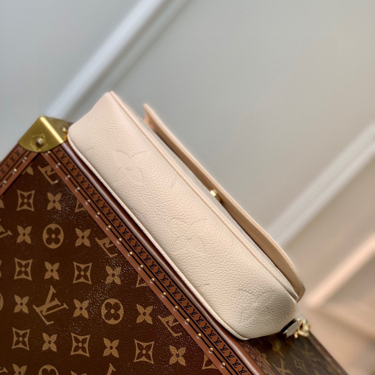 Louis Vuitton Wallets? Louis Vuitton Lou Ivy Wallet On Chain Bag Compact Luxury Card Wallet