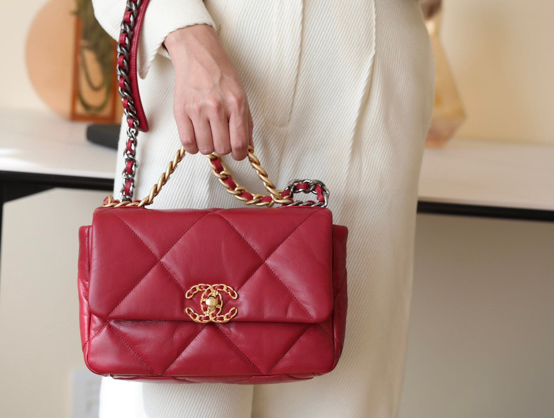 Chanel Wallets? Chanel 19 Bag Compact Luxury Card Wallet