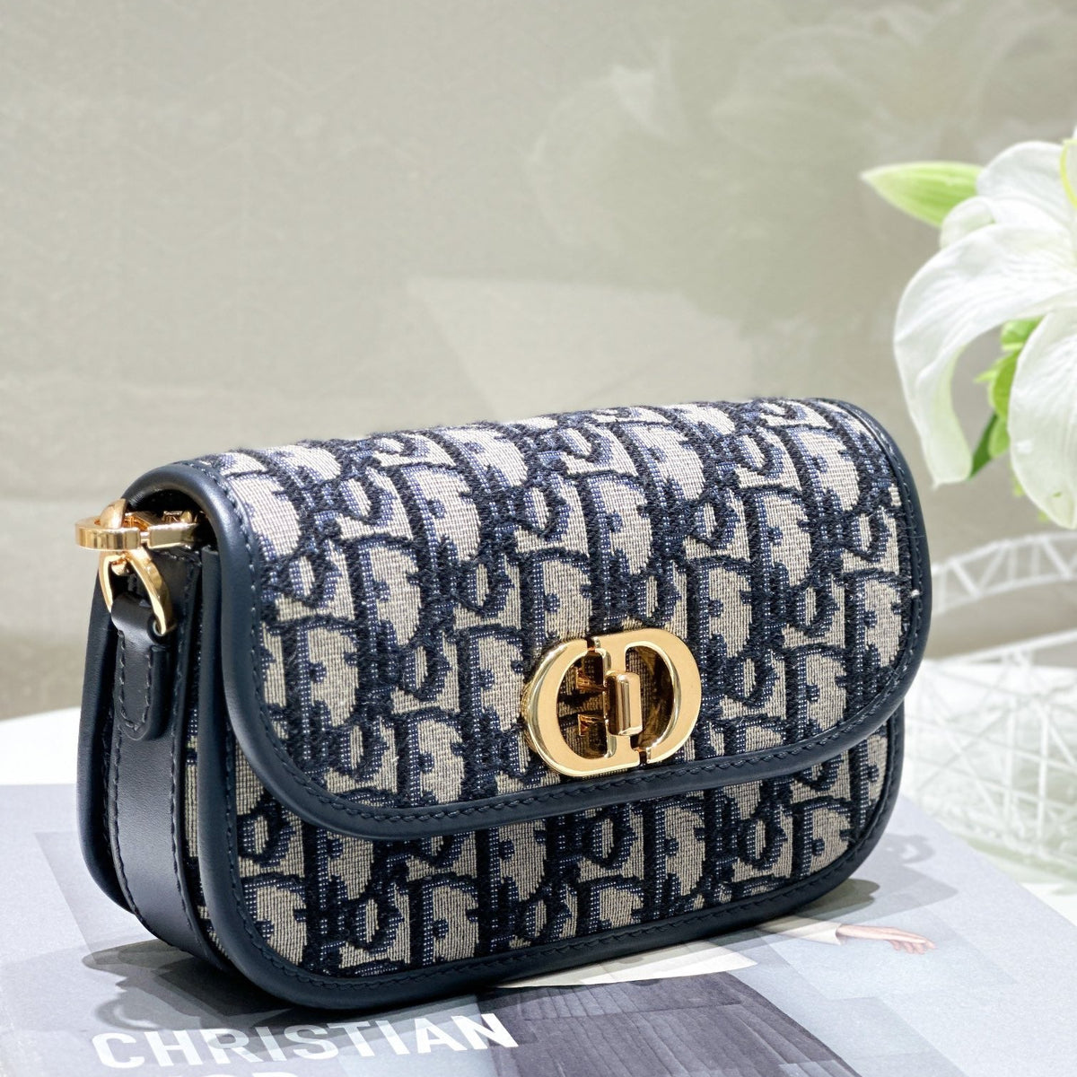 Dior Wallets? Dior Small 30 Montaigne Avenue Bag Premium Leather Designer Wallet