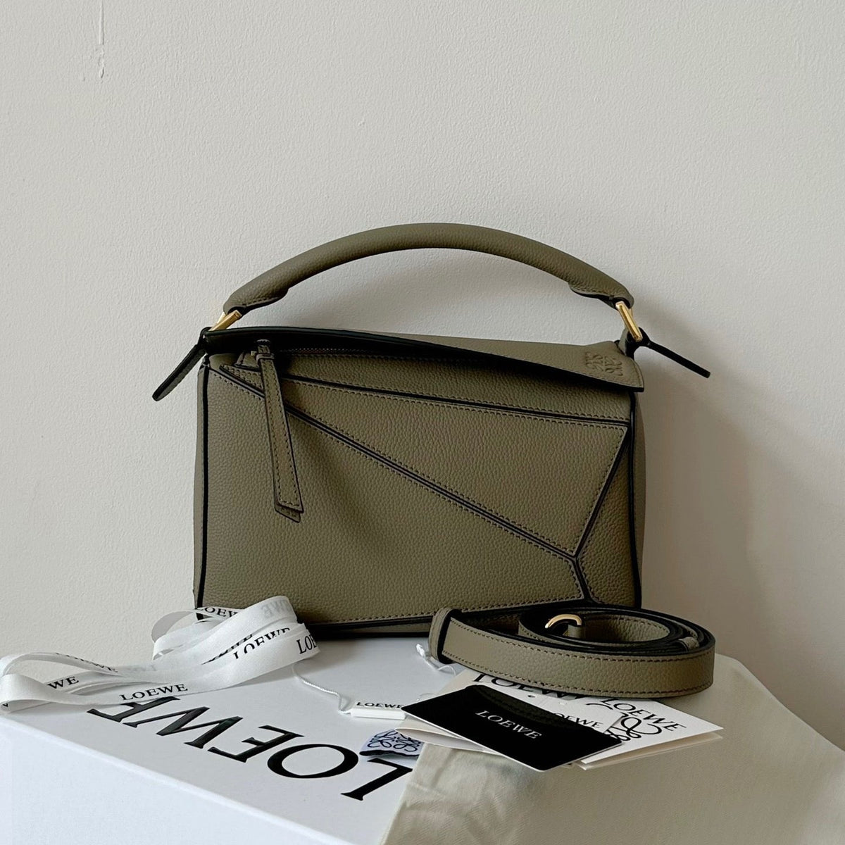 Wallets? Loew Small Puzzle Edge Bag Elegant Everyday Leather Wallet