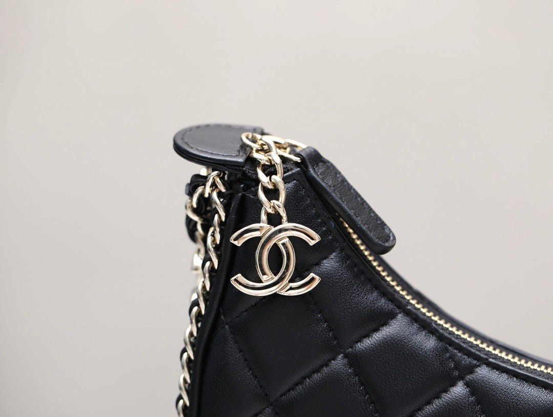 Chanel Wallets? Chanel 23P Bag Elegant Everyday Leather Wallet