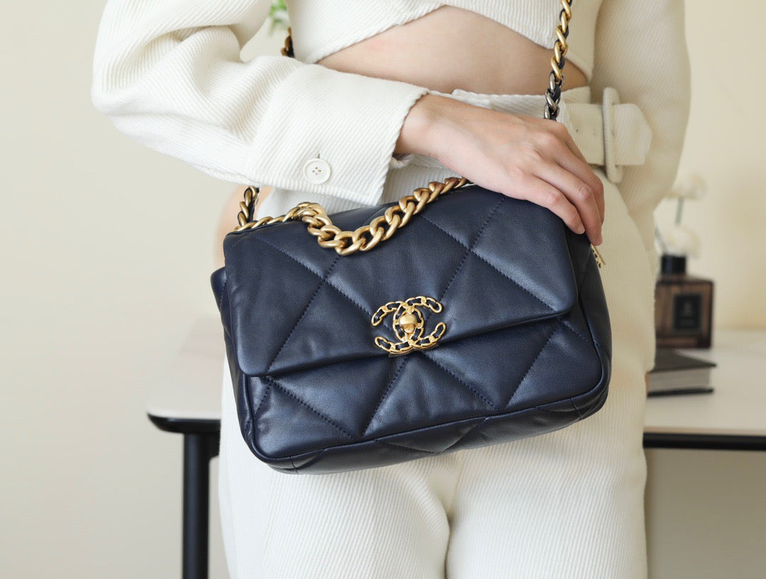 Chanel Wallets? Chanel 19 Bag Elegant Everyday Leather Wallet