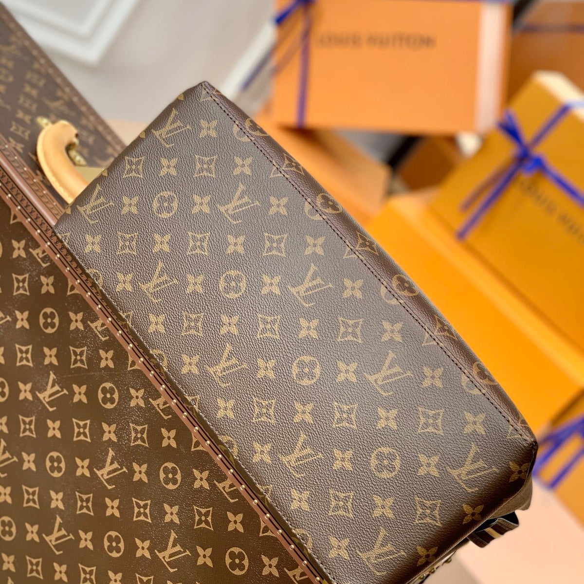 Louis Vuitton Wallets? Louis Vuitton Lou Grand Palaise Tote Bag Compact Luxury Card Wallet