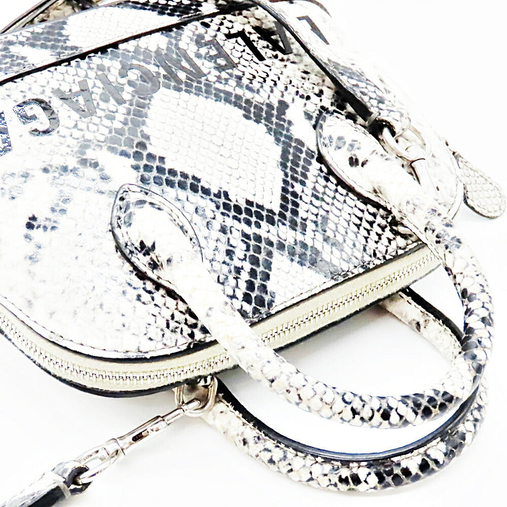 Crismoran elegant leather Luxury Item interior detail