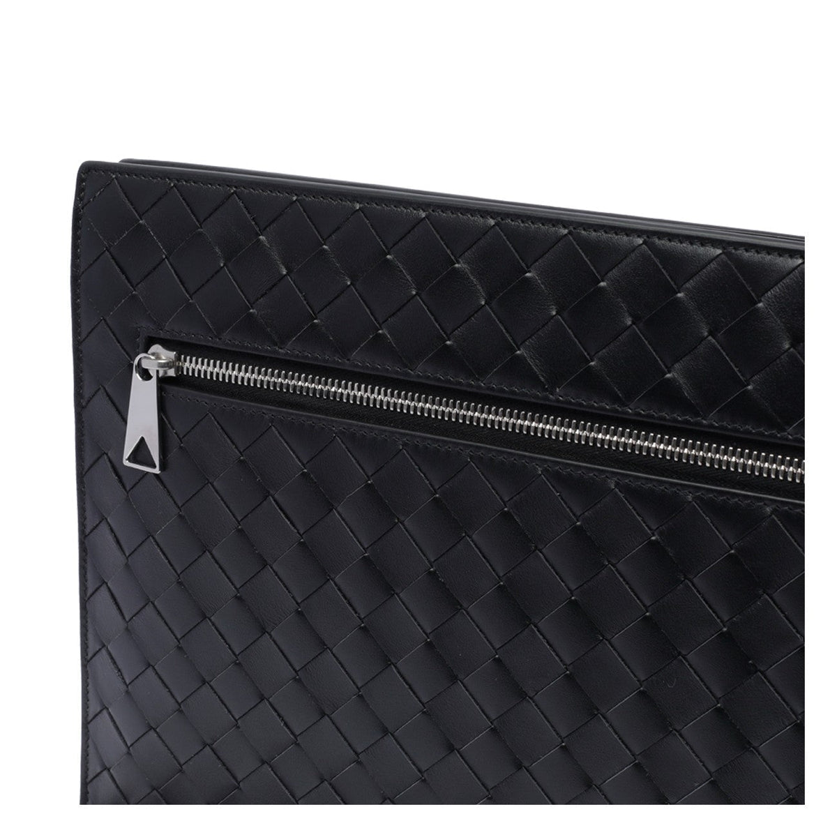 Close-up of Bottega Veneta totes hardware and fine stitching