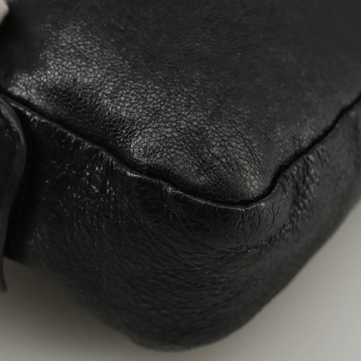 Chloe designer shoulder bag leather closeup detail
