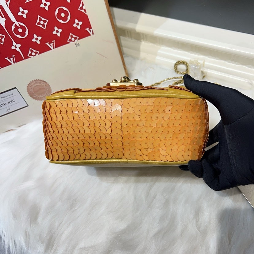 Solventoria2 elegant leather Handbag side view