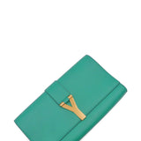 Close-up of Chyc bags hardware and fine stitching