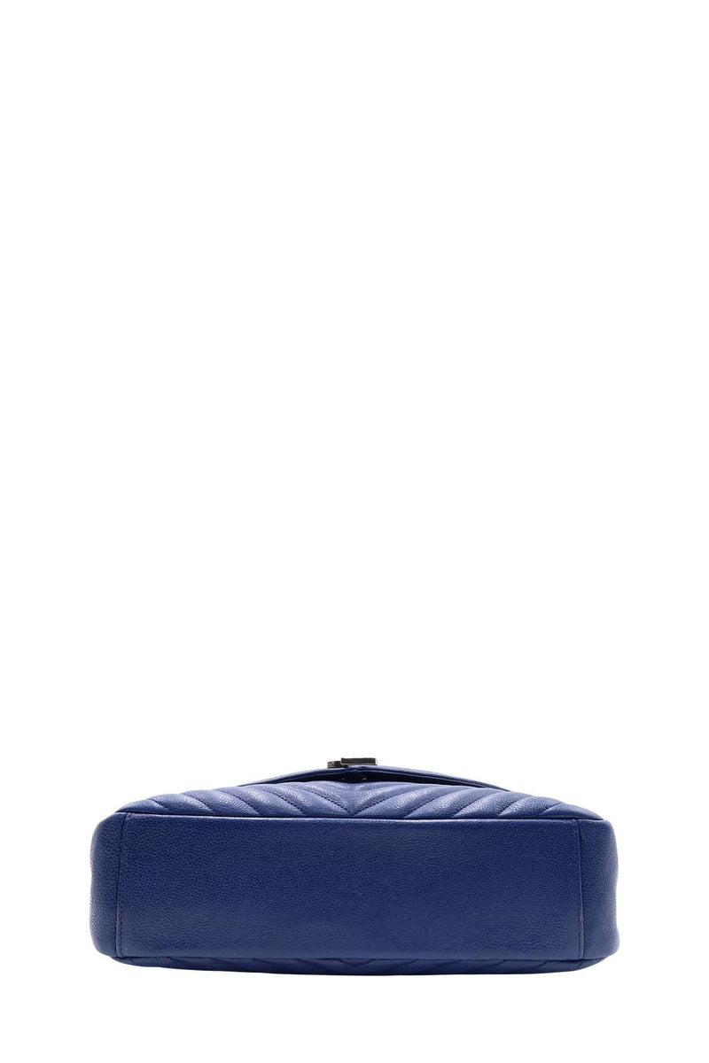 Large bags side profile designer luxury fashion