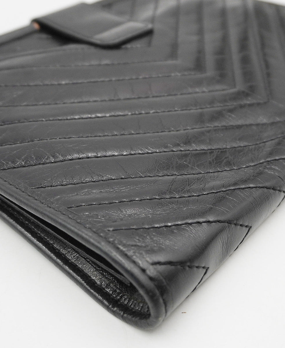 Close-up of Leather bags hardware and fine stitching