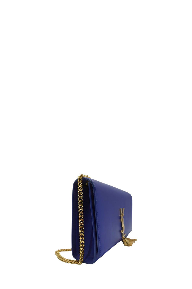 Close-up of Leather bags hardware and fine stitching