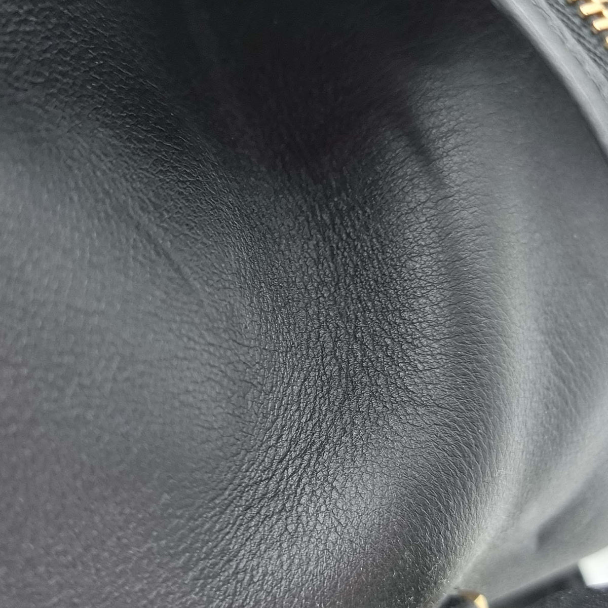 Medium bags lifestyle shot premium designer piece
