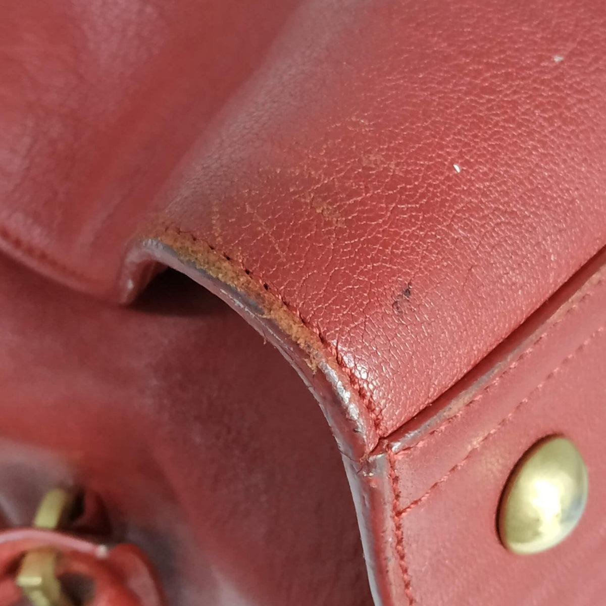 Close-up of Medium bags hardware and fine stitching