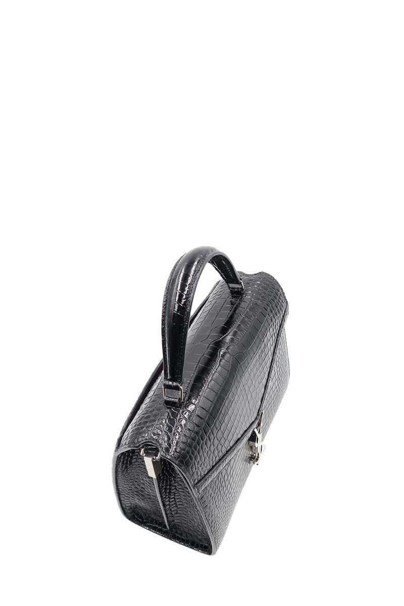 Medium bags lifestyle shot premium designer piece