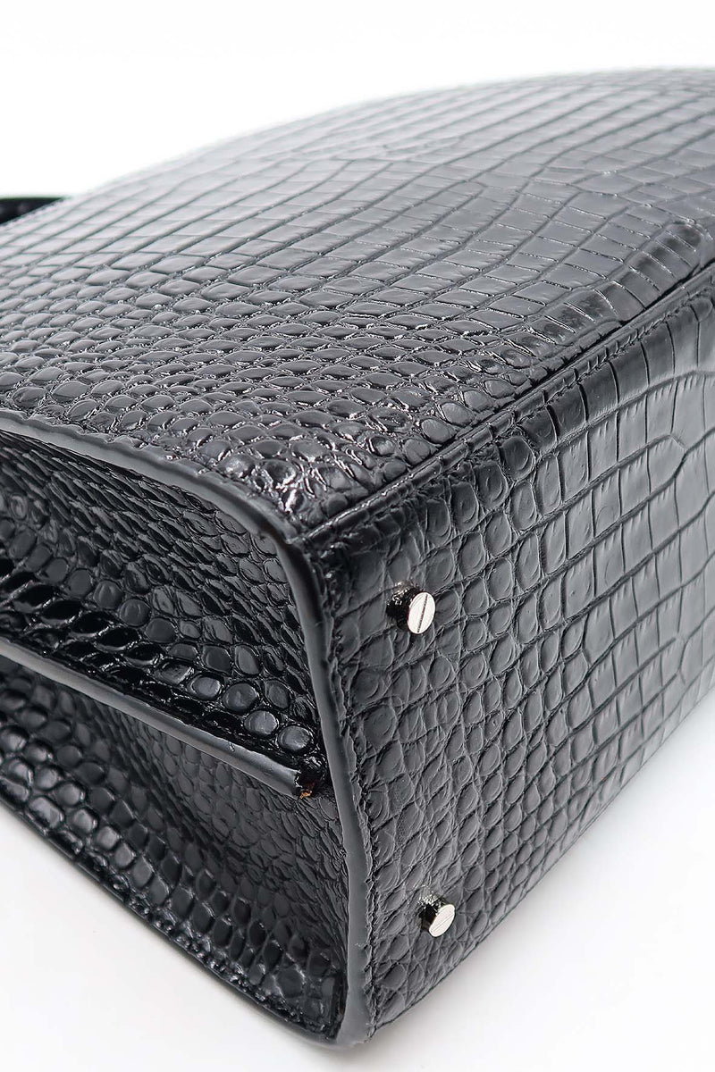 Close-up of Medium bags hardware and fine stitching