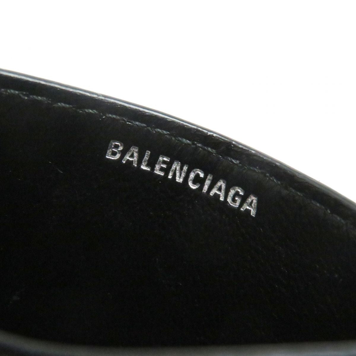 Aurelontis elegant leather Luxury Item angled view