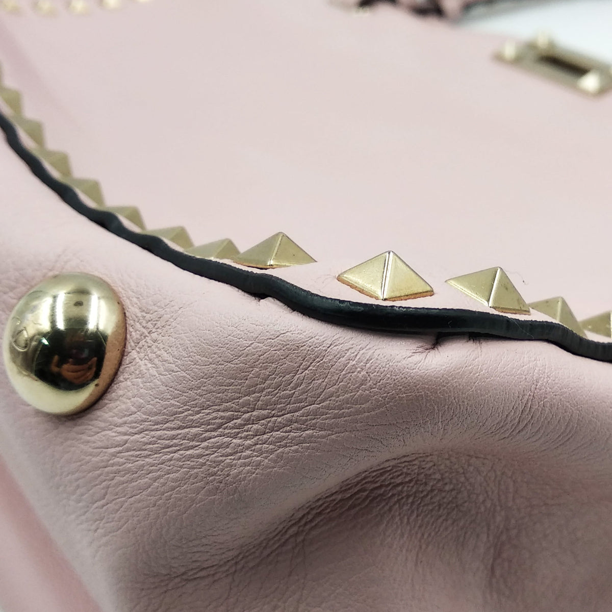 Medium premium bags detail and craftsmanship close-up