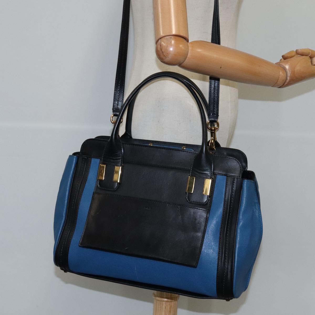 Luxivane elegant leather Handbag top view