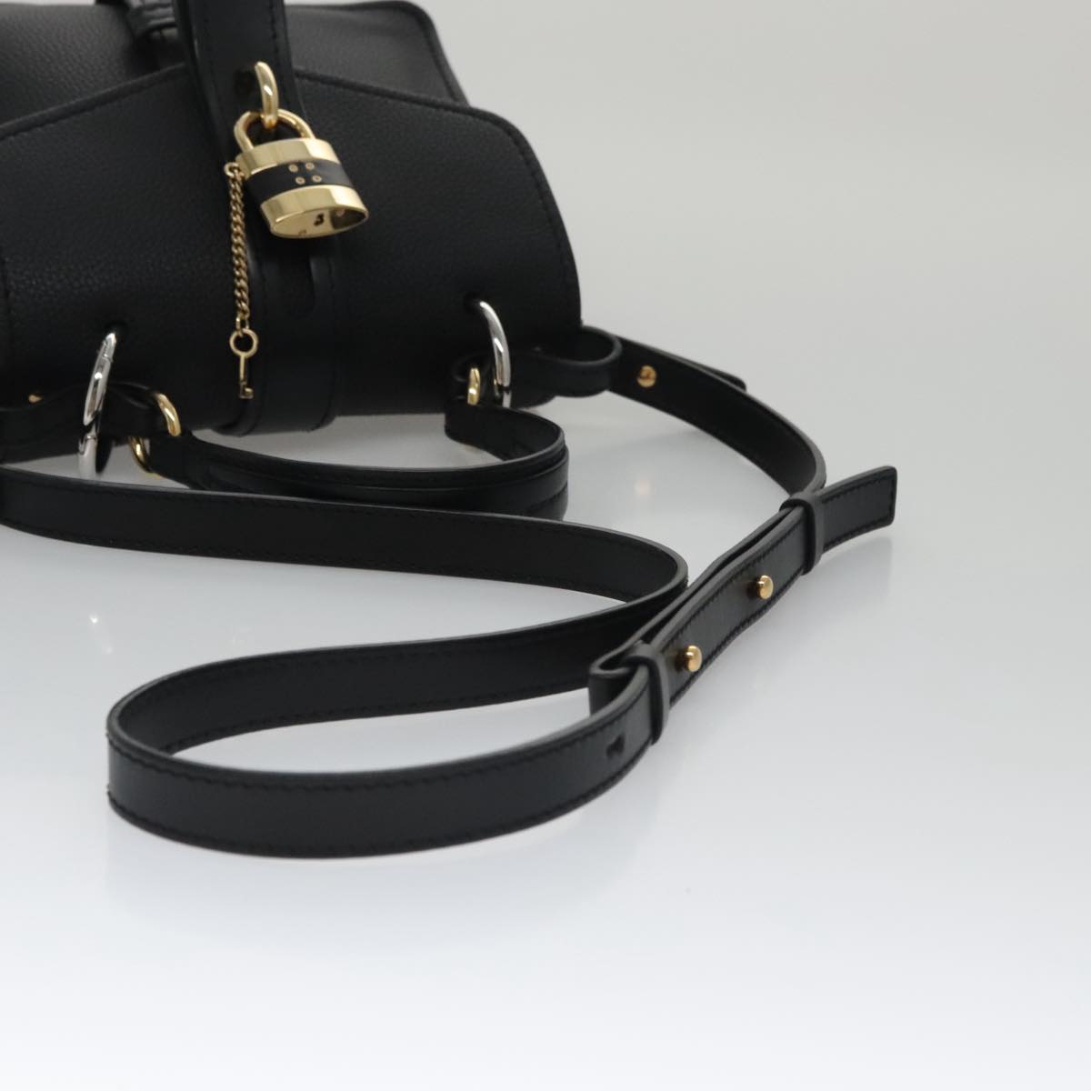 Veldavre elegant leather Handbag top view
