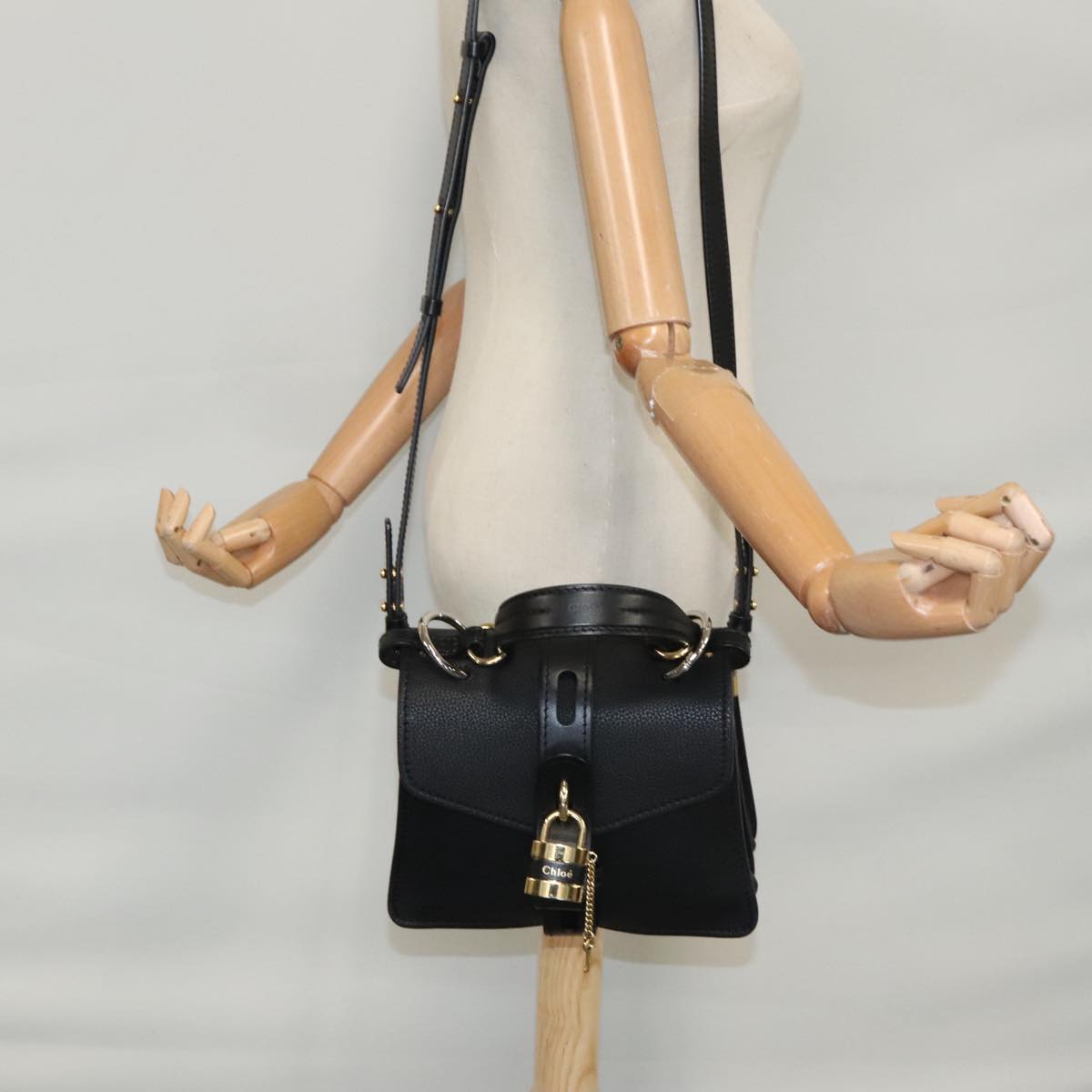 Veldavre elegant leather Handbag top view
