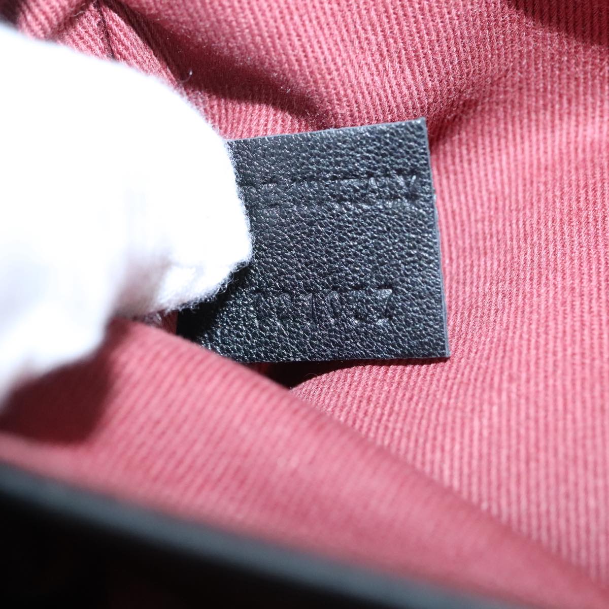 Morvenix elegant leather Handbag interior detail