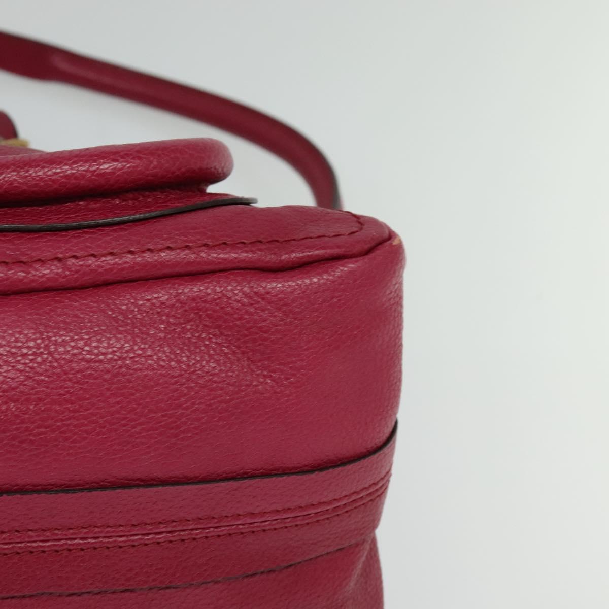 Kalventis elegant leather Handbag close-up detail